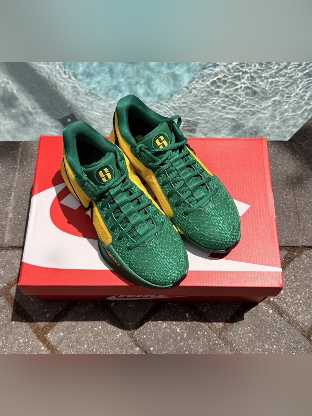 NIKE SABRINA 1 THE DEBUT OREGON DUCKS FQ3381-300 WOMNS SIZE 6 - Picture 2 of 5